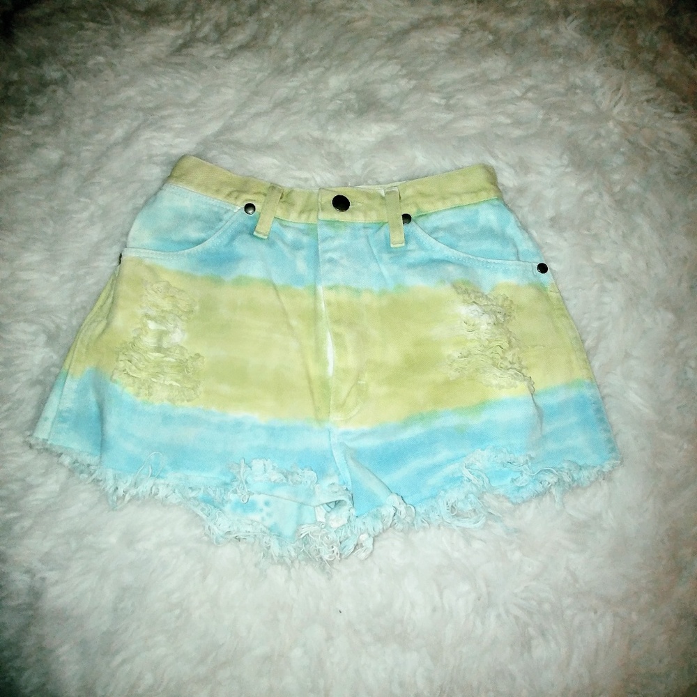 Wrangler highwaisted shorts